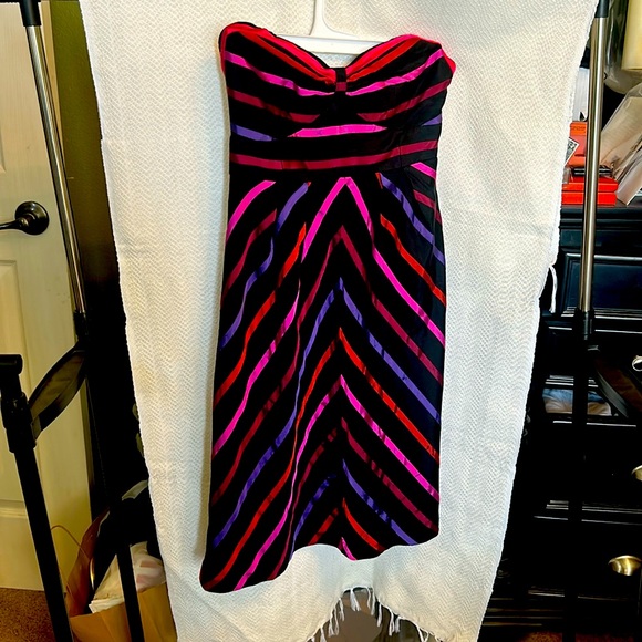 Guess Dresses & Skirts - Guess Strapless cocktail Dress with Chevron Pattern.